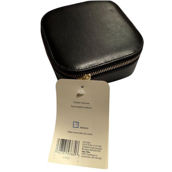 Small Travel Accessory Organizer Compact Black Storage Pouch - Picture 2 of 7